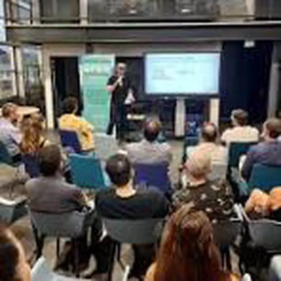 Public presentations of geomatics projects
